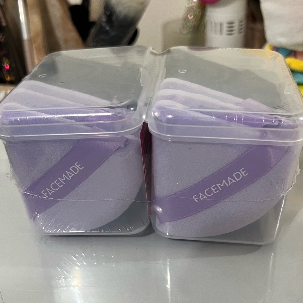 BNWT  FaceMade Powder Puff, 12 powder puff total